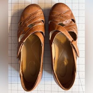 Clarks ASHLAND RIVERS Light Brown Leather Mary Janes